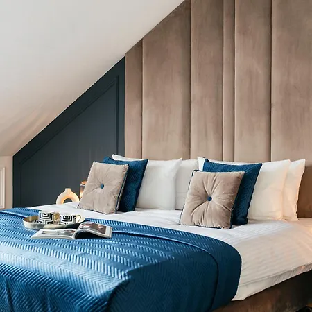 Palace - Loftaffair Collection