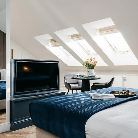 Palace - Loftaffair Collection