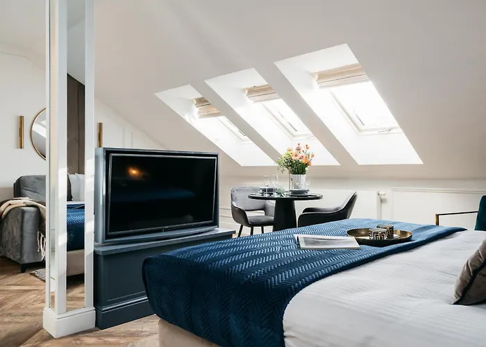 Palace - Loftaffair Collection