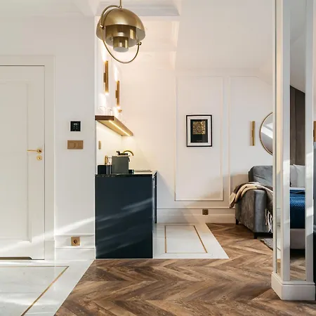 Palace - Loftaffair Collection