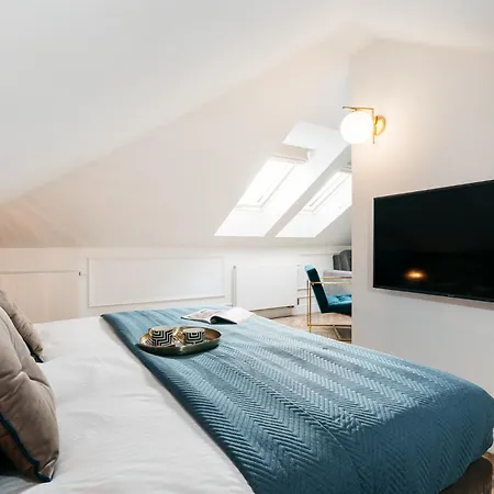 فندق Palace - Loftaffair Collection 4*