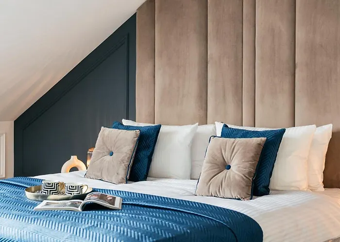 Palace - Loftaffair Collection